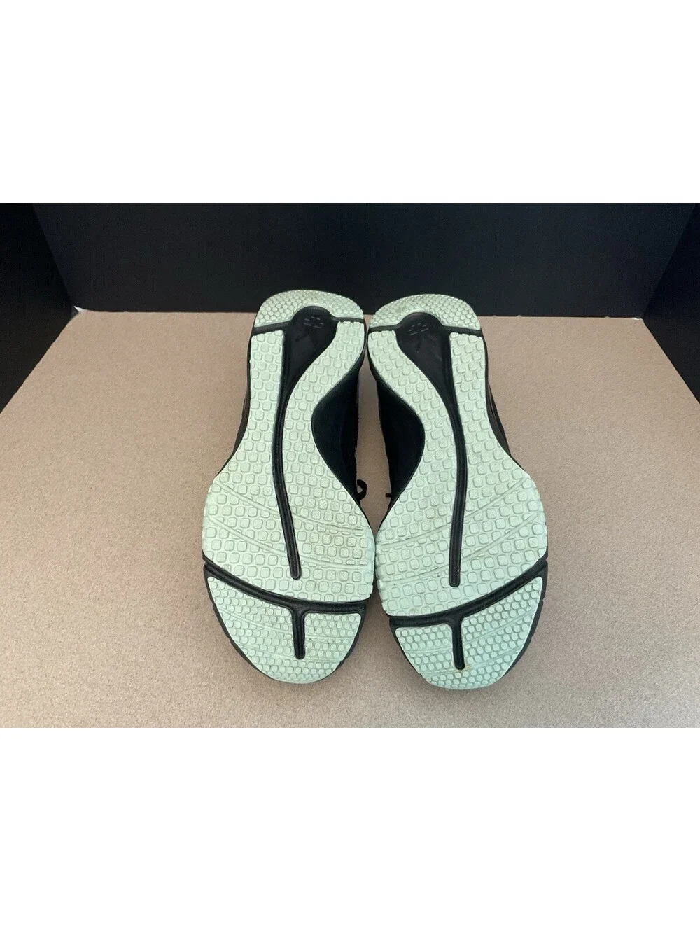 Womens KURU Footwear Quantum Black-Dusty Aqua Athletic Shoes. Size 9.5. Nice!!!